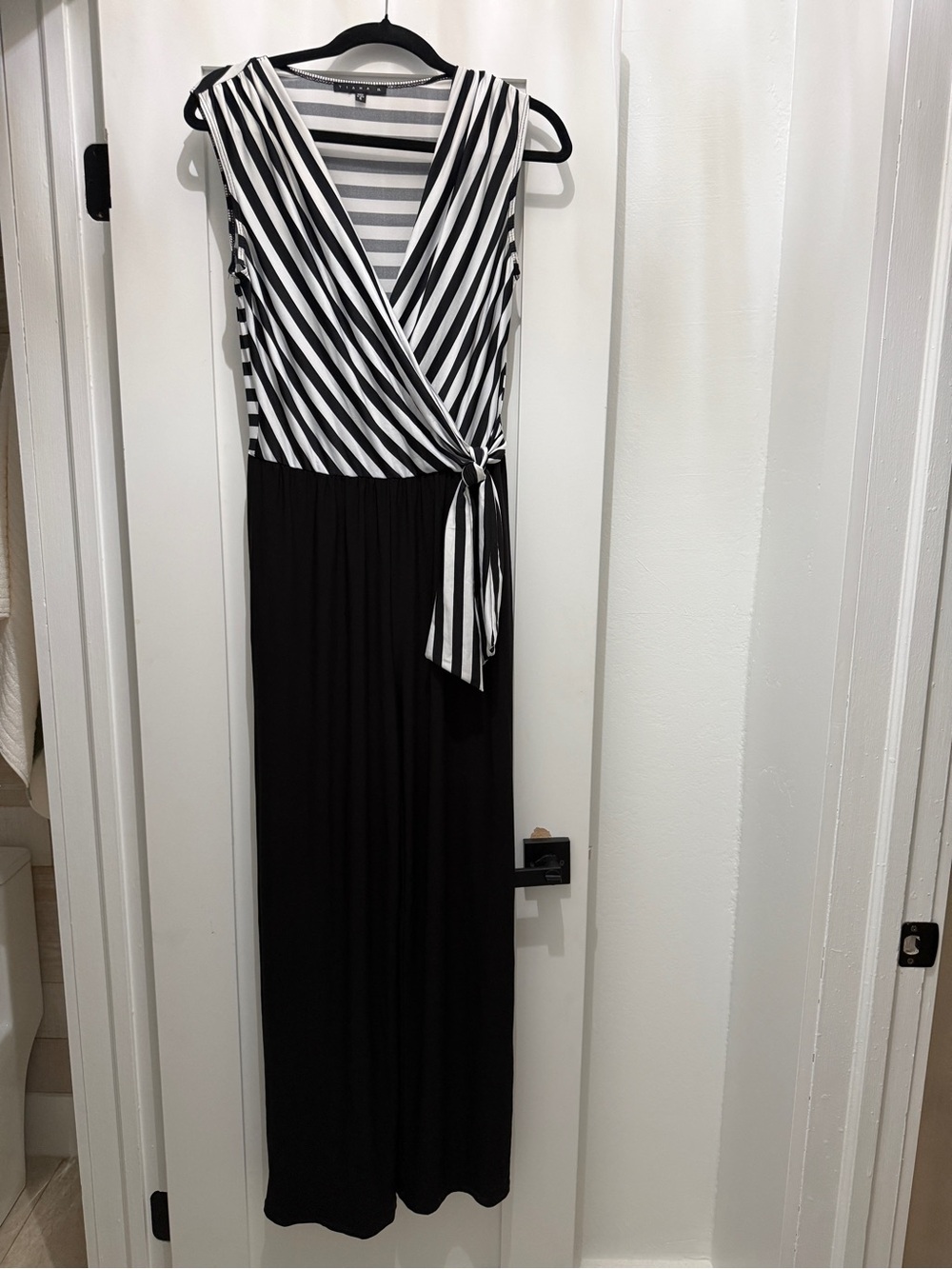 Sleeveless Black & White Striped Wrap Jumper